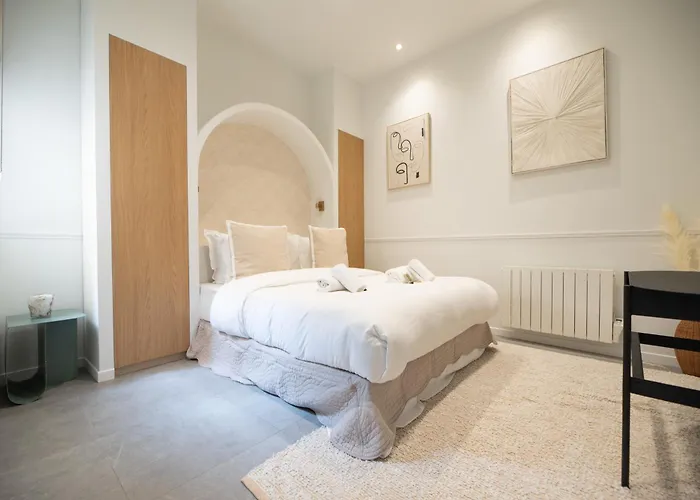 Cozy - Upper Marais *